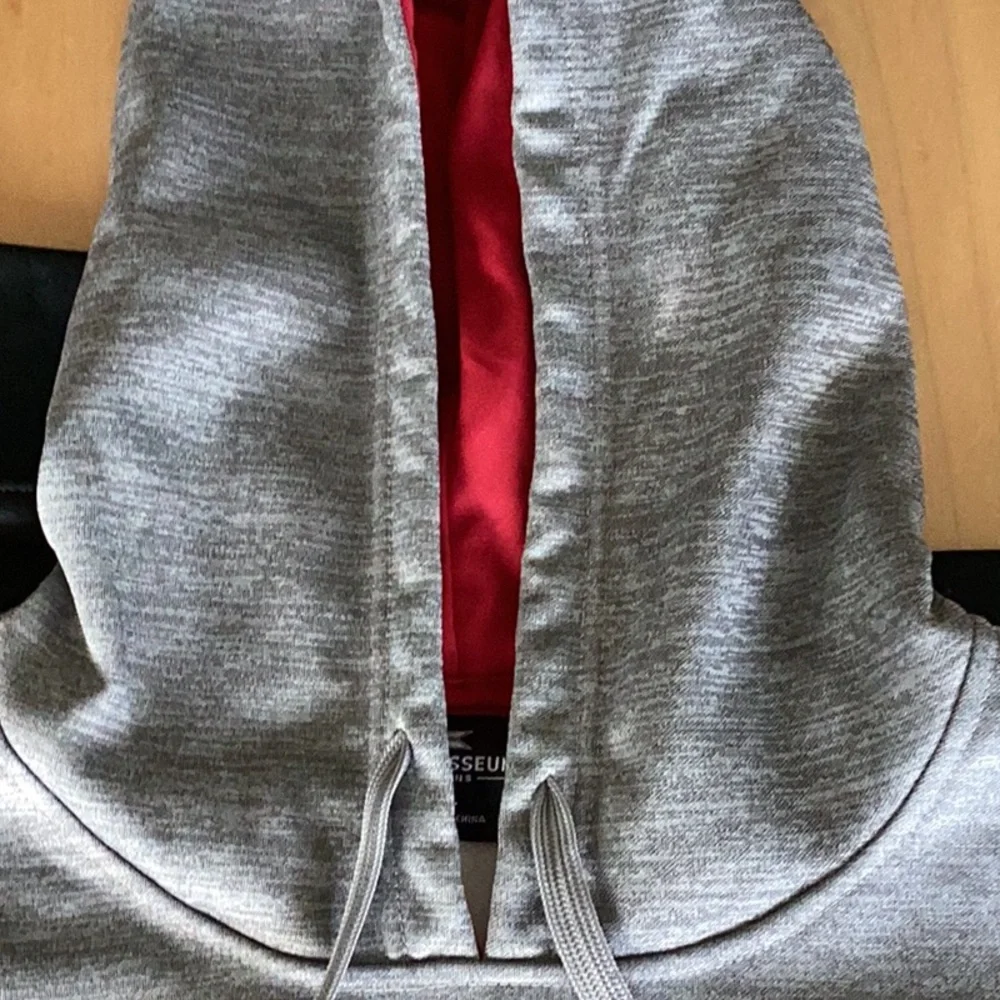 NWT WSU (Washington State Cougar Coach Style) Colosseum Gray Hoodie - Picture 3 of 8